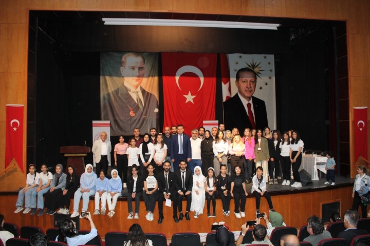 Dil Festivali Renkli Görüntülere Sahne Oldu
