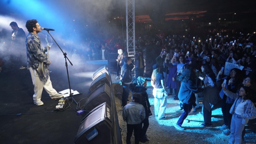 Buray Adıyaman'da En Güzel Şarkıları Söyledi