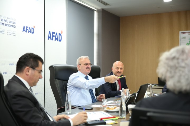 Vali Varol 'Deprem' Temalı Toplantıya Katıldı