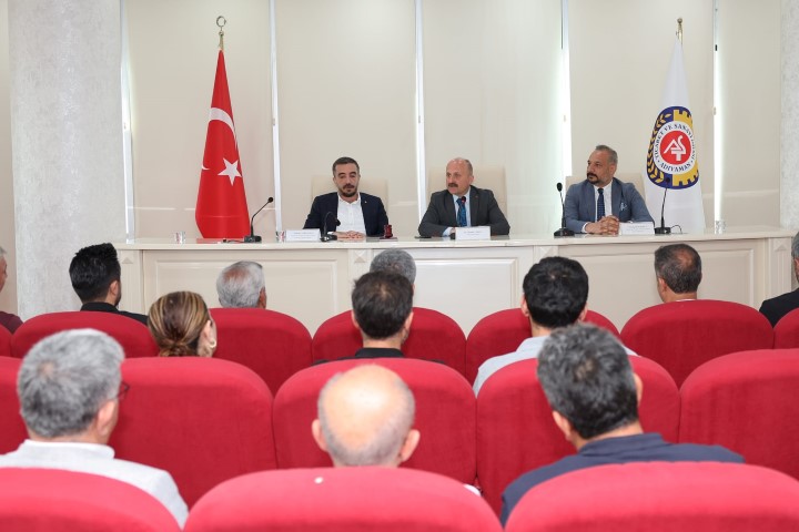 Vali Varol ATSO Meclis Üyeleriyle Bir Arada