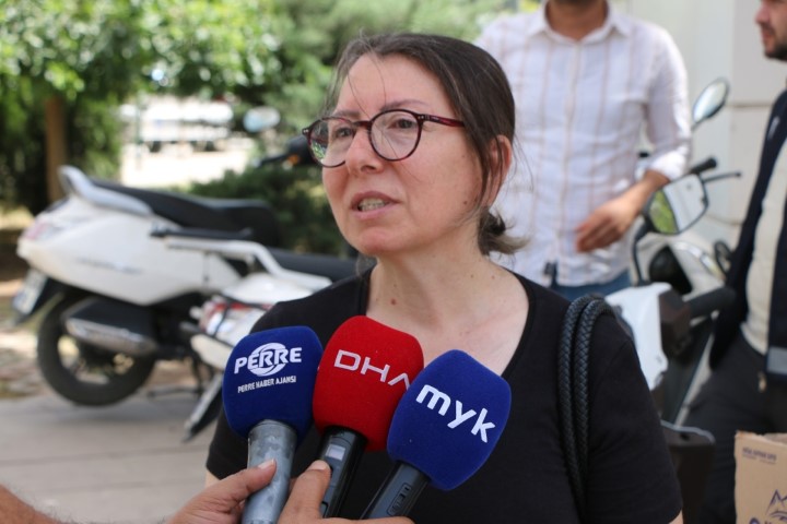Depremzede 'Şuheda Sitesi' İçin Adalet İstedi