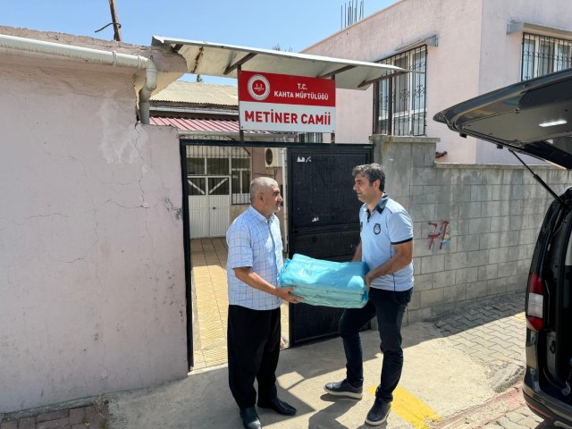 Belediyeden Camilere Atık Poşeti Dağıtımı