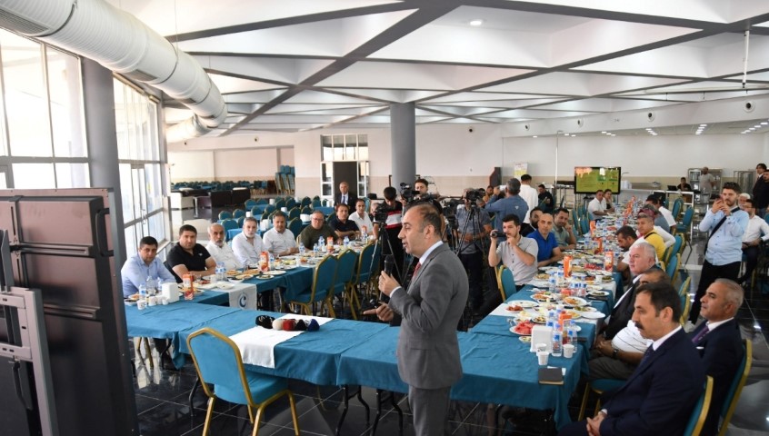 Rektör Keleş Basın Mensuplarıyla Bir Arada