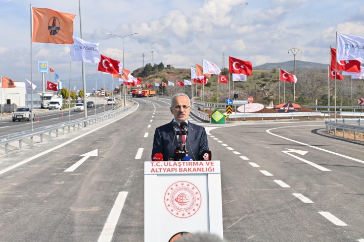 Otoyollardan 21 Milyon 67 Bin 377 Araç Geçti