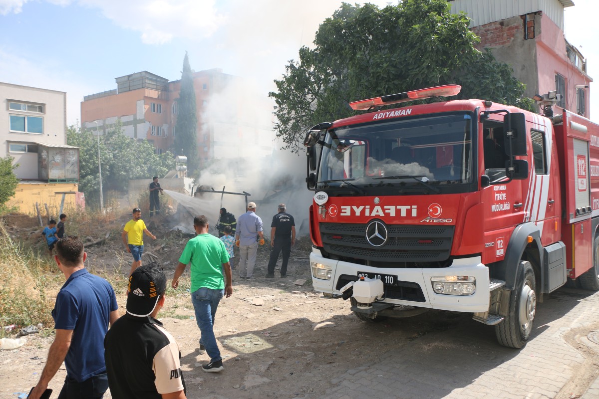 Gaz Sıkışması Sonucu Çıkan Yangın Panikletti