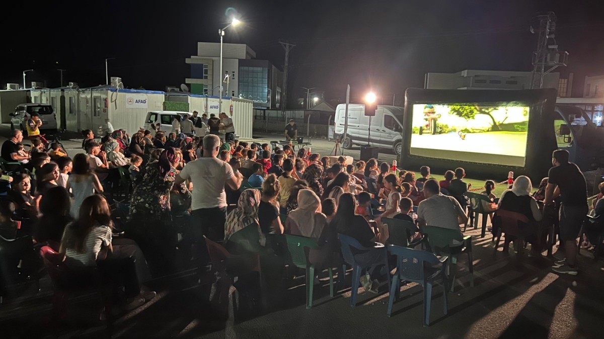 Depremzede Çocuklara Sinema Etkinliği 