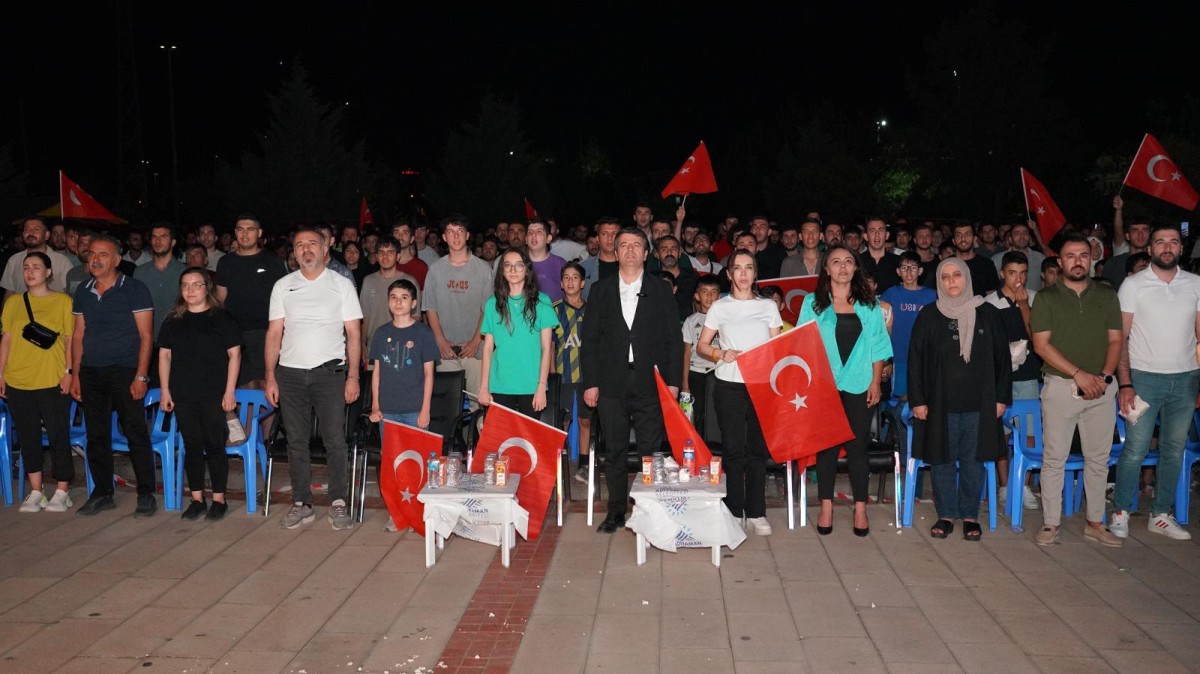 Adıyamanlılar Milli Takım İçin Tek Yürek Oldu