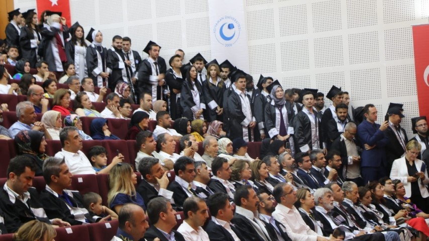 ADYÜ'de Coşkulu Mezuniyet Töreni