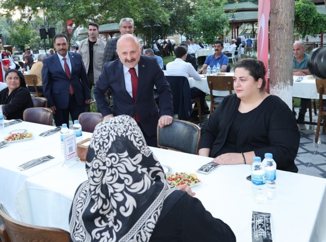 Protokol Şehit Aileleriyle Bir Araya Geldi