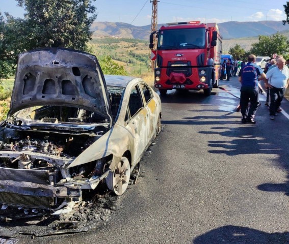 Otomobil Alev Alev Yandı!.