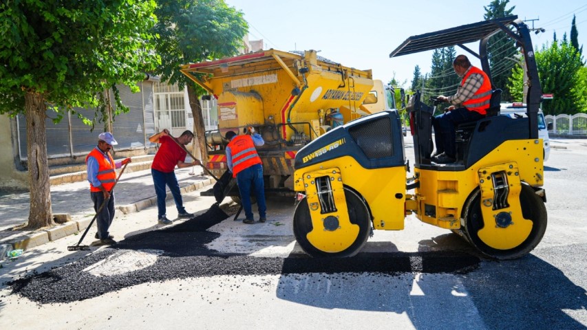 Adıyaman'da Bozulan Yollar Yenileniyor