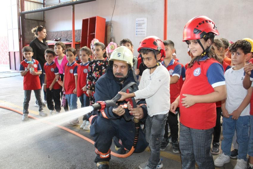Kahtalı Minik Öğrenciler İtfaiyeci Oldu
