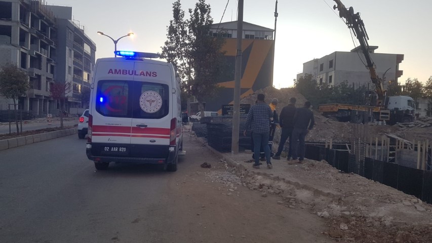 Üzerine Demir Şişler Düşen İşçi Yaralandı