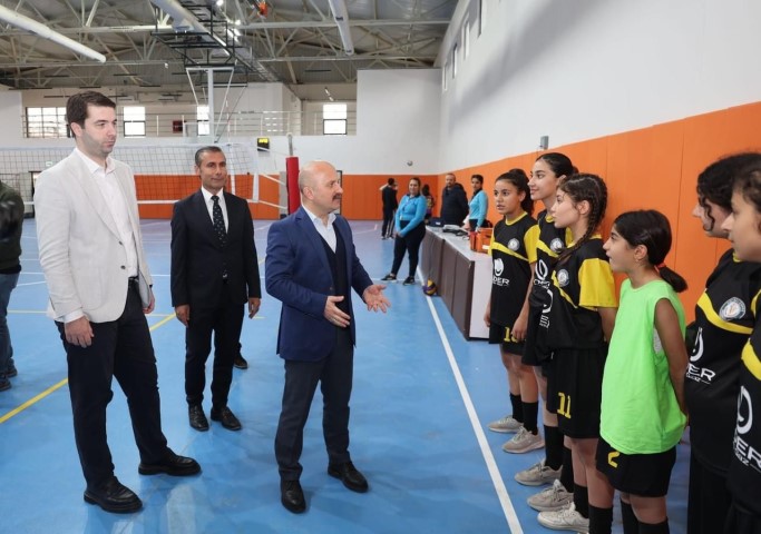 Vali Varol Spor Salonu’nu İnceledi