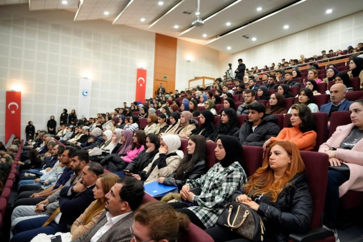 ADYÜ'de Öğretmenler Günü Coşkuyla Kutlandı