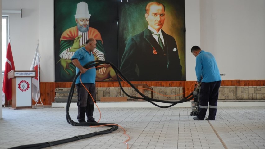 Adıyaman'da İbadethanelerde Düzenli Temizlik 
