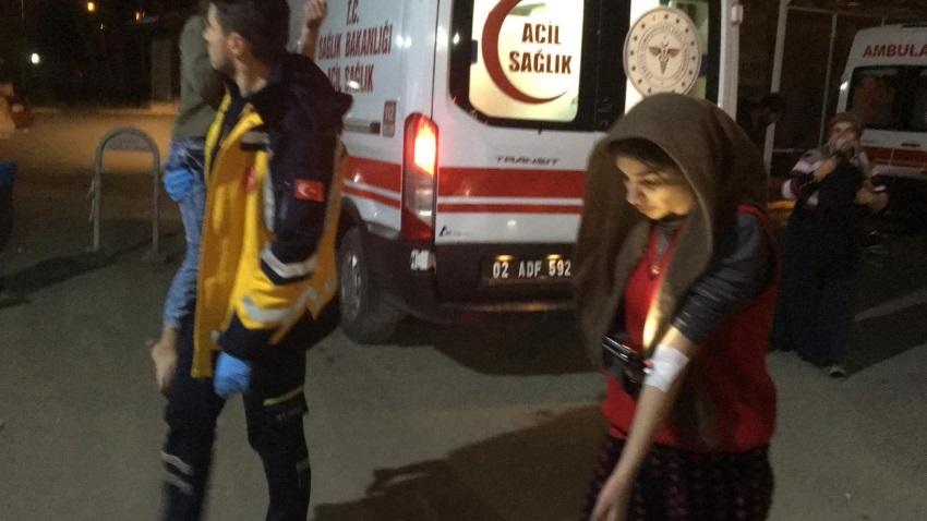 Evde Çıkan Yangında 7 Kişi Dumandan Etkilendi