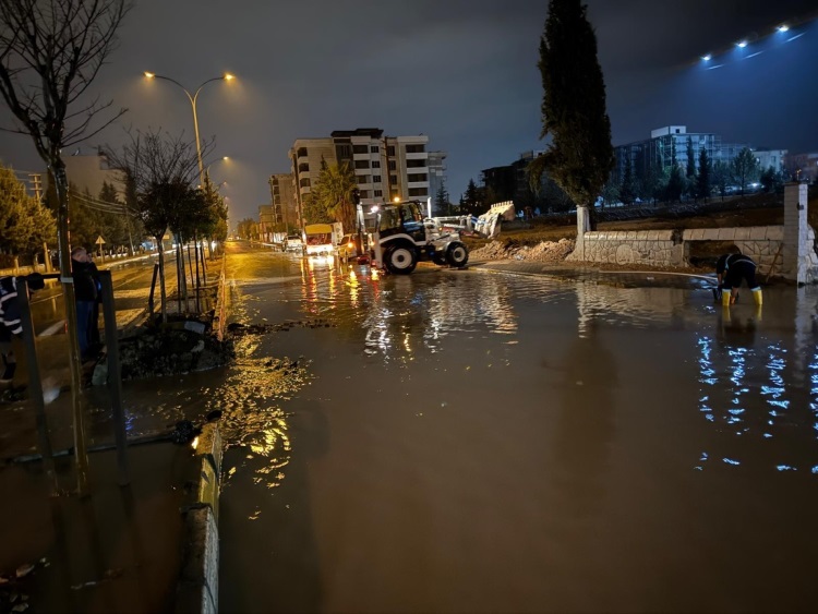 Adıyaman'da Su Baskınlarına Karşı Mesai