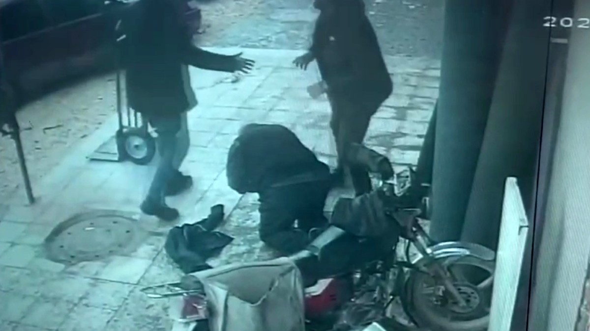 Yaşlı Adam Tüfekle vuruldu, Kameraya Yansıdı