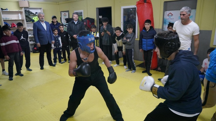 'Spora Gönül Veren Gençlerin Yanındayız'