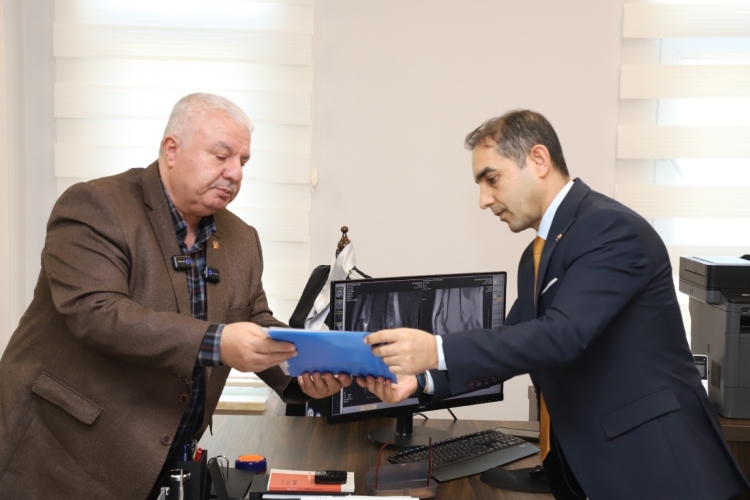 Adıyaman Platformu Müdür Şirik'e Dosya Sundu