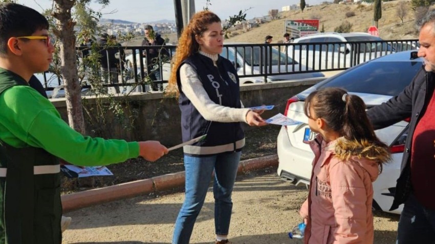 Besni'de Uyuşturucuyla Mücadele Standı