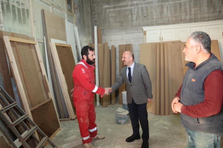 Vali Varol, Mobilyacılar Sitesi'nde 