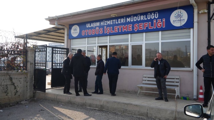 Halk Otobüsü Şoföründen Örnek Davranış