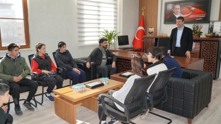Başkan Tutdere Sporcuları Makamında Ağırladı
