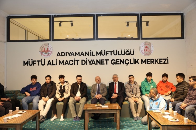 Vali Varol, Gençlerle Bir Araya Geldi
