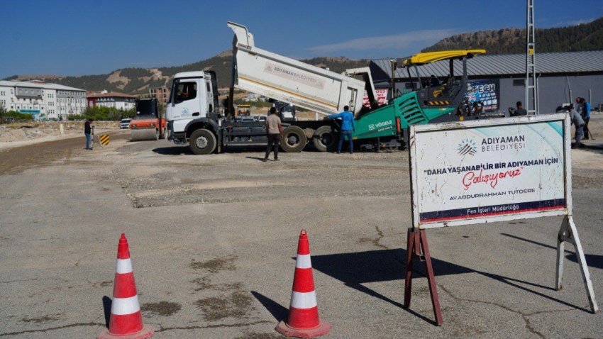 Esentepe Caddesi’nde Asfalt Serimi 