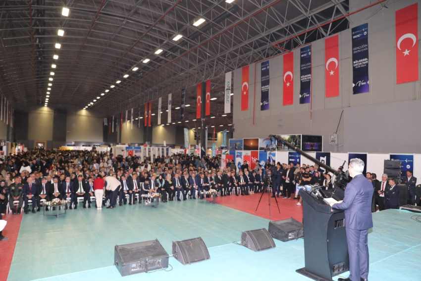 Bakan Yardımcısı Aydın, Van’da Gençlerle Buluştu