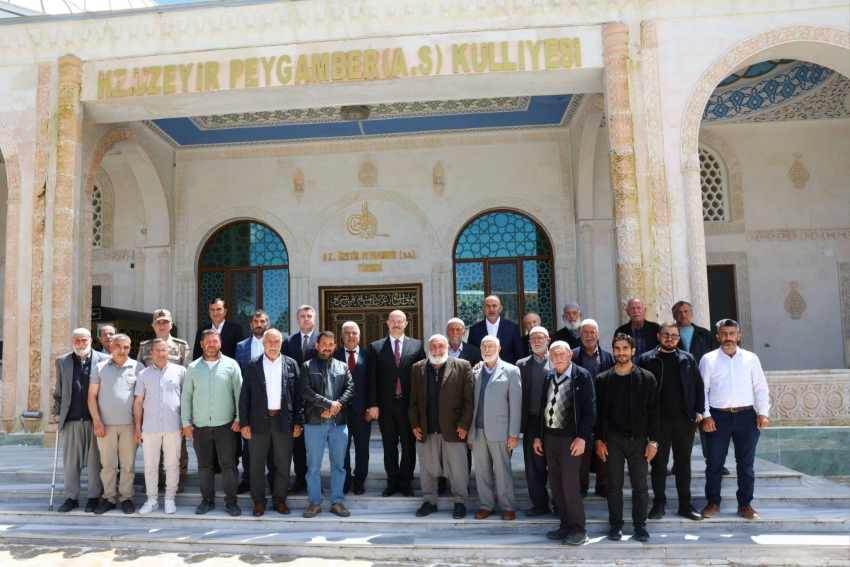 Maneviyatın Merkezi’nde Vali Küçük İzleri