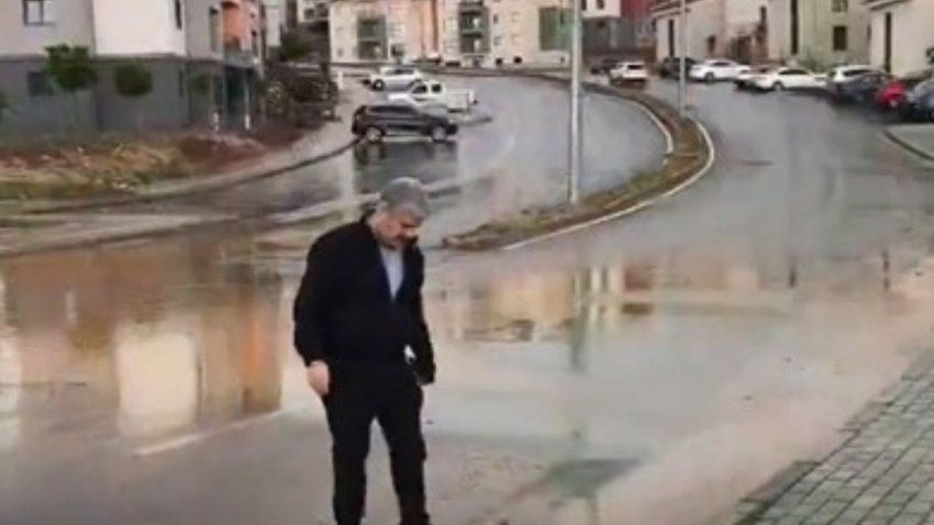 Besni’de 15 Dakikalık Yağış Hayatı Felç Etti