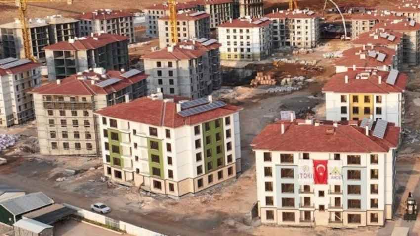 Deprem Sonrası Adıyaman’da İnşaat Seferberliği