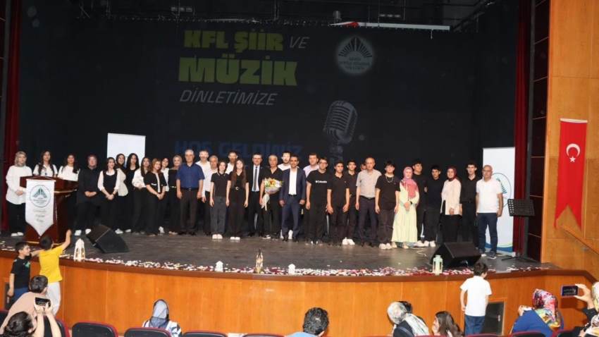 Kahta’da Edebiyat Şöleni: Şiirler ve Türküler Aynı Sahnedeydi