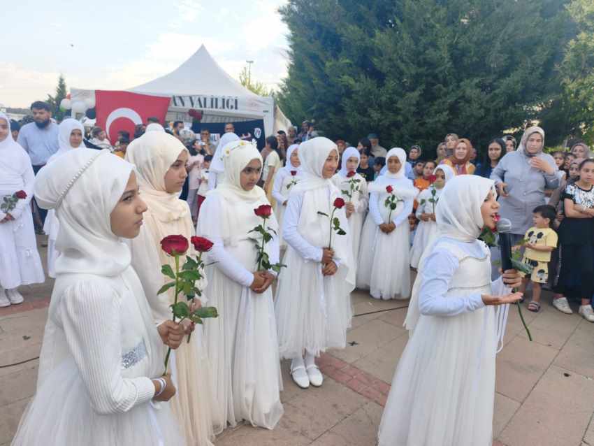 Adıyaman'da Kur’an Kursu Öğrencilerinden Renkli Yıl Sonu Programı