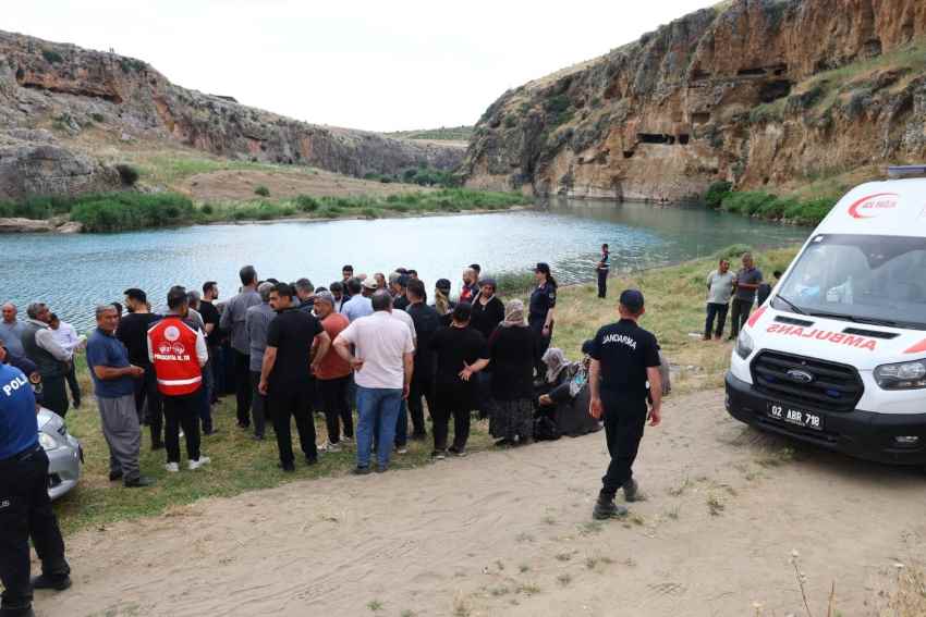 Besni’de Göksu Çayı Alarmı: Kayıp Genç İçin Ekipler Sahada
