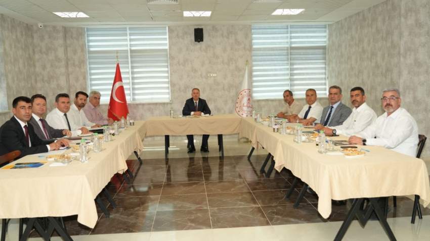 Adıyaman’da Eğitim Kurmayları Toplandı: Gündemde LGS, YKS ve Yaz Kursları Var