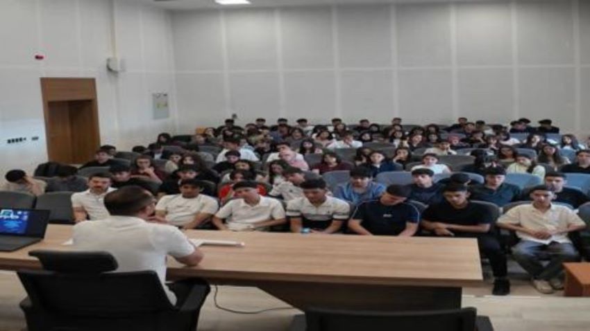 ADYÜ'den Besni'de Yapay Zekâ ve Bilgisayar Mühendisliği Söyleşisi