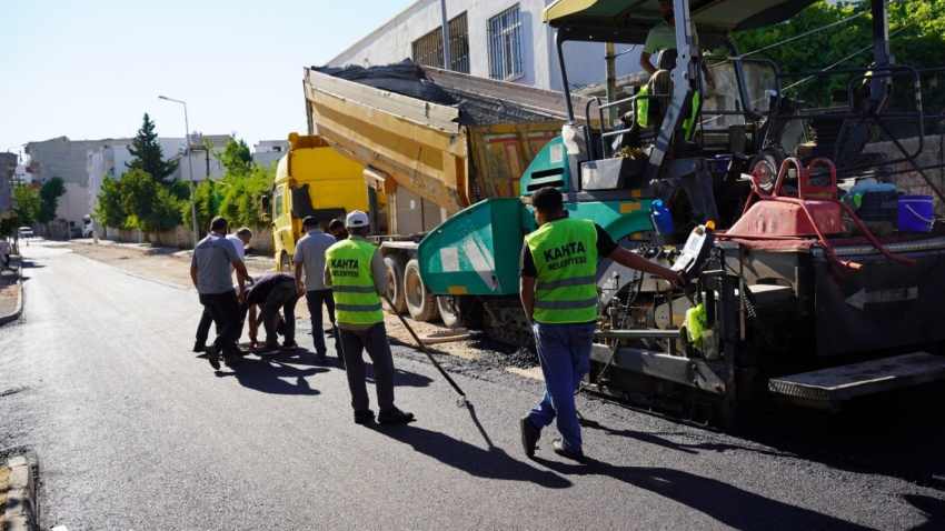 Kahta’da Asfalt Sezonu Hızlandı: İlçe Genelinde Yol Çalışmaları Sürüyor