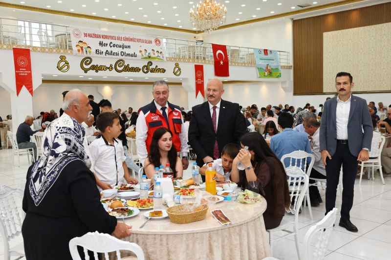 Vali Küçük: 