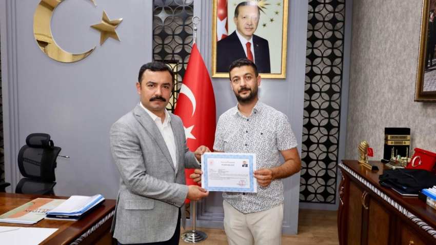 Kahta Kaymakamı Soysal'dan Akkaş'a başarı belgesi
