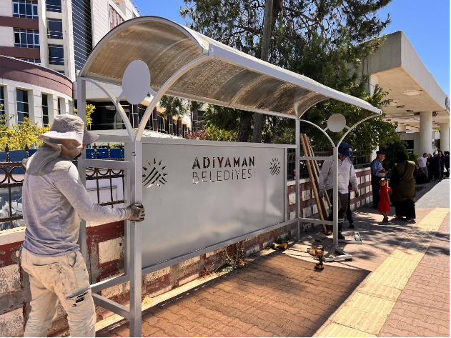 Adıyaman'da otobüs durakları yenileniyor