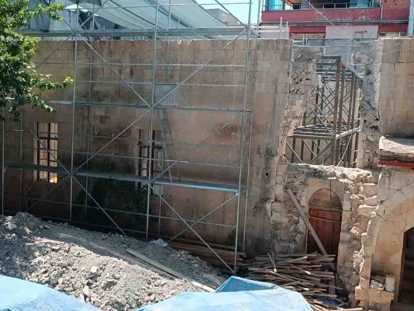 Eskisaray Camii ibadete açılmayı bekliyor
