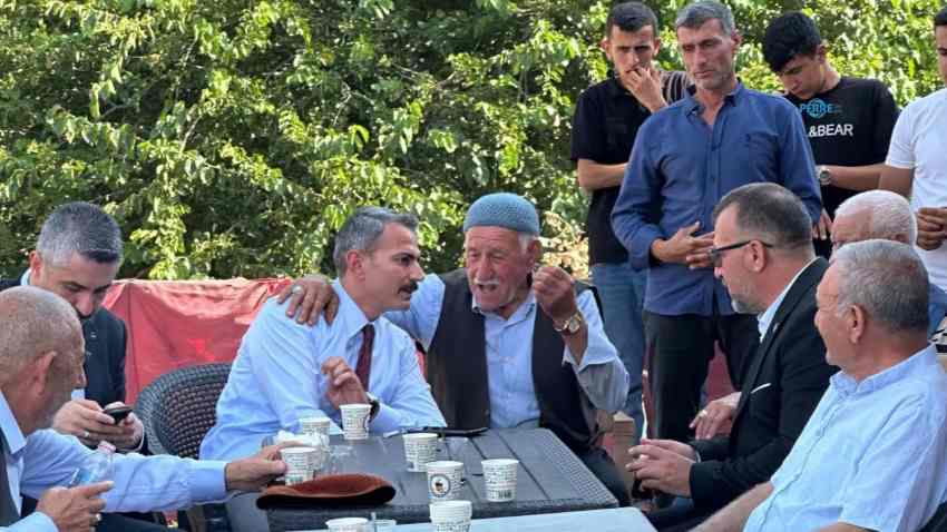 MHP heyeti Gerger'in köylerinde vatandaşlarla buluştu