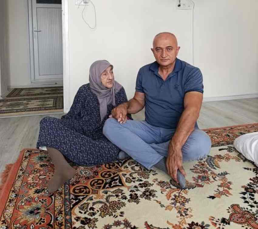 Fikri Aygün'den annesine anlamlı ziyaret