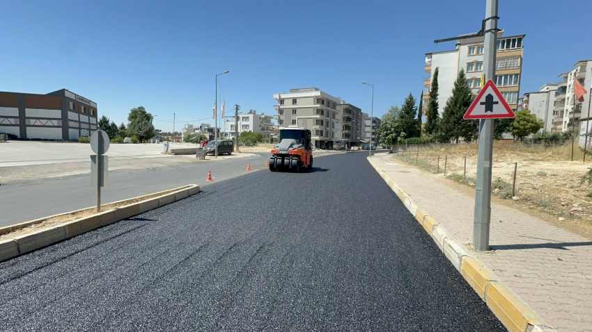 Adıyaman'da asfalt mesaisi hız kesmiyor