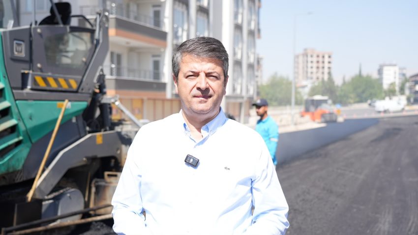 Kent Caddesi’nde sıcak asfalt çalışması