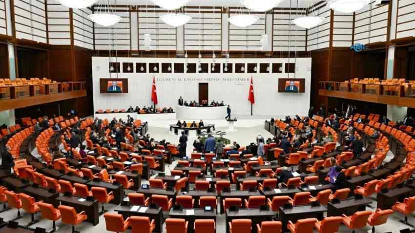 Özel, Ağbaba ve Kadıgil için fezleke